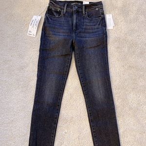 Aritzia Denim Forum Nico mid-rise skinny crop 26L